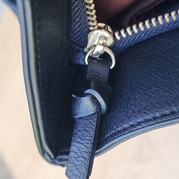 Neiman Marcus Black Handbag with Snakeskin embossed handles - Picture 12 of 15